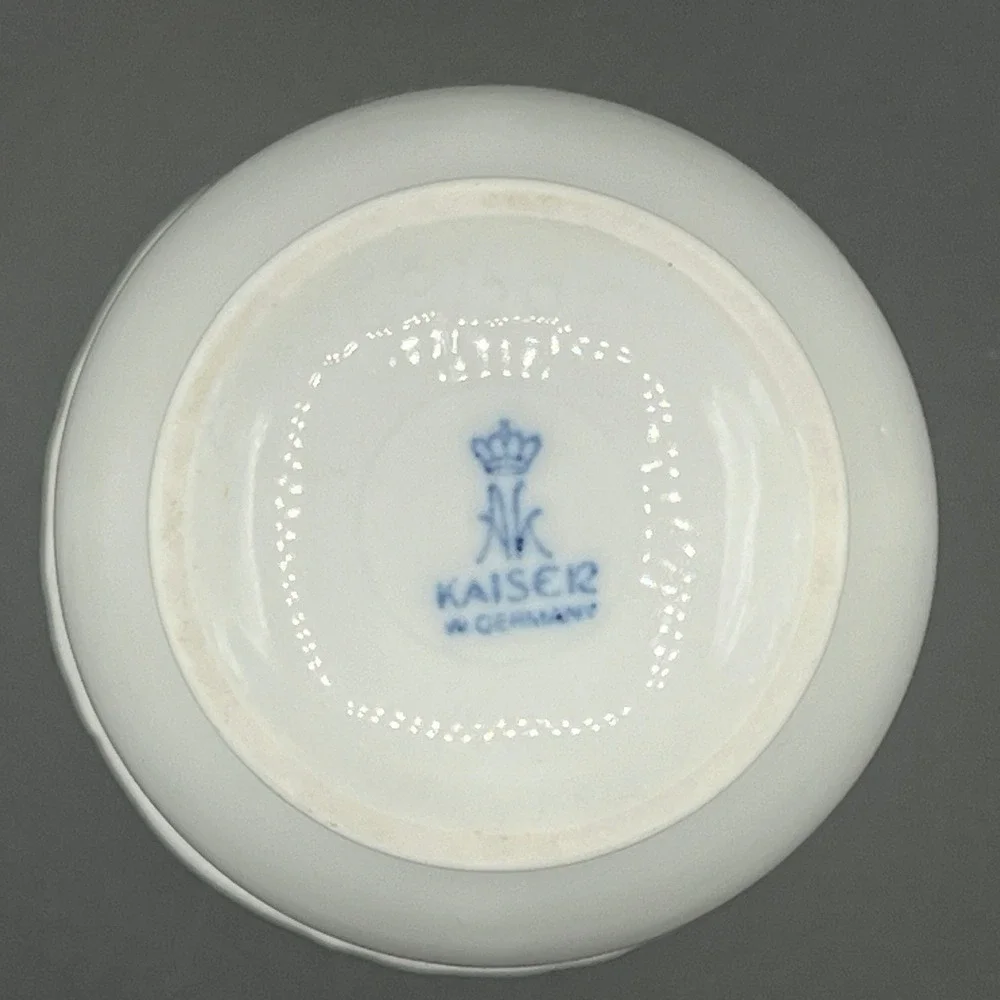 Vtg Kaiser Germany White Porcelain Vase Floral Bouquet Butterfly Motif 8